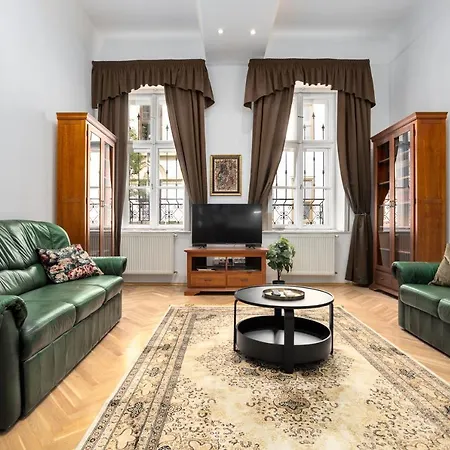 Emerald With Free Parking Lejlighed Budapest