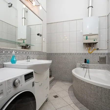 Emerald With Free Parking Apartamento *